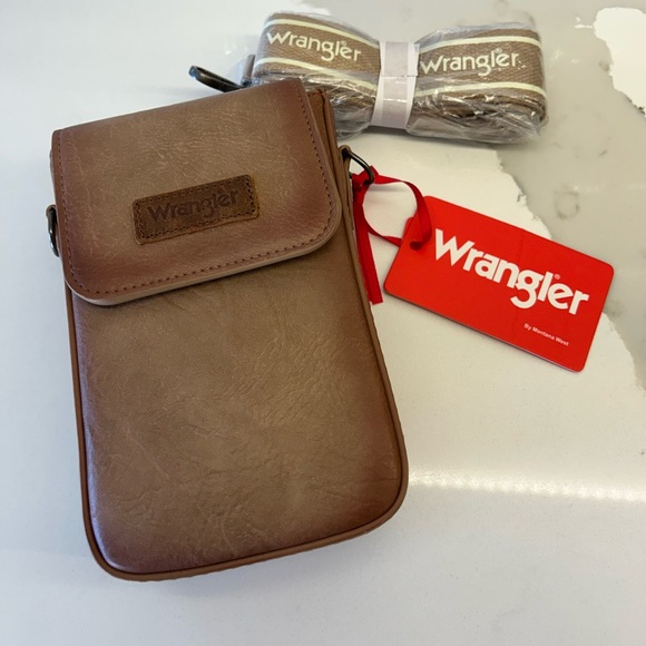 NWT Wrangler Leather Crossbody - Picture 1 of 7